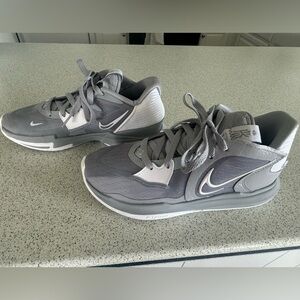 Nike Kyrie Low 5 basketball sneakers